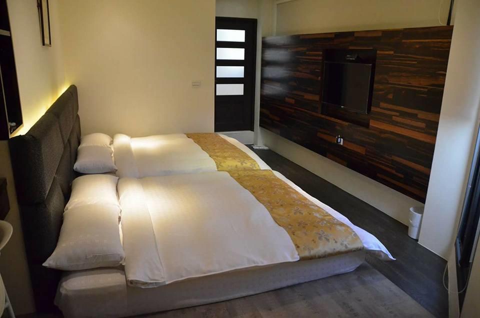 Happy Hostel Луган Экстерьер фото